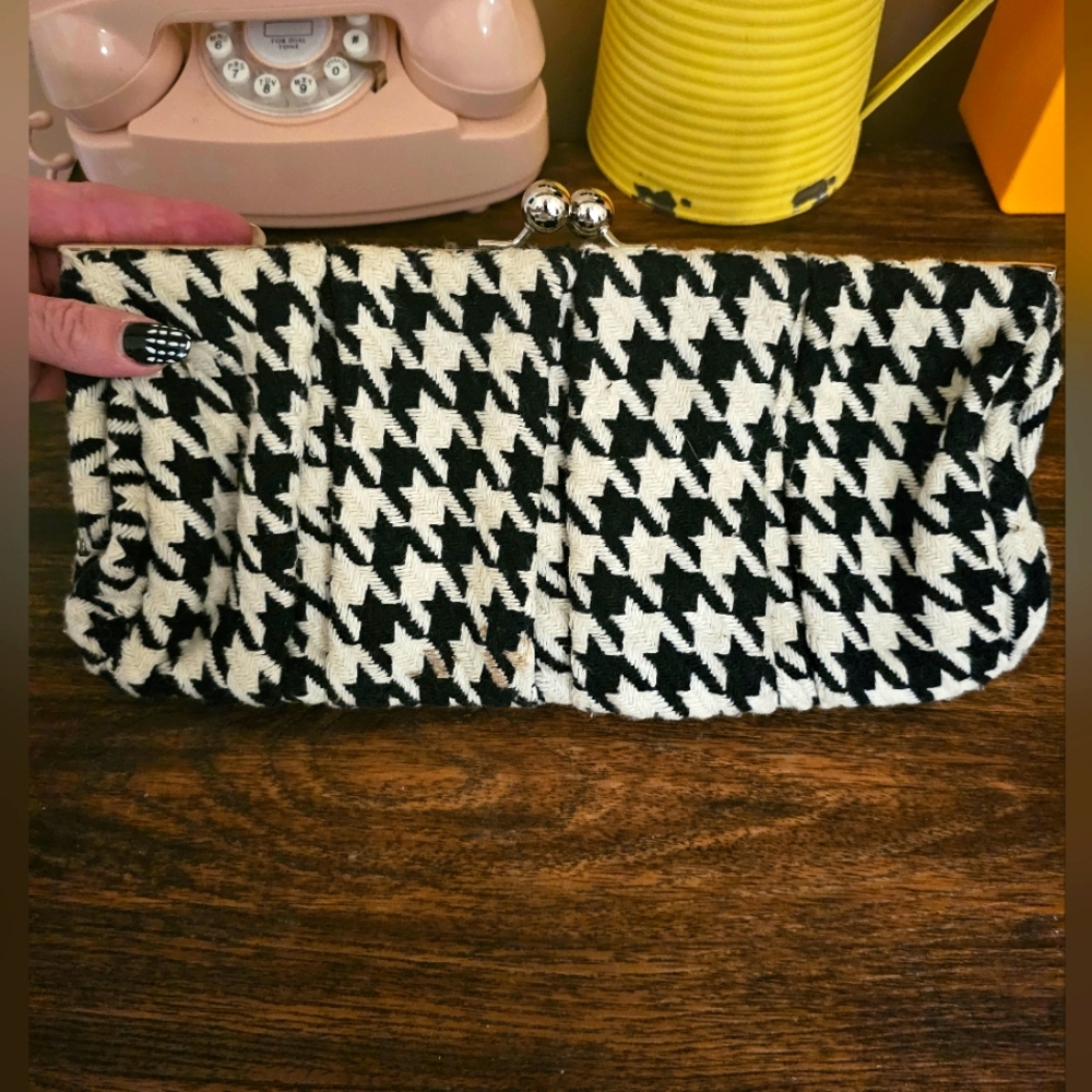 Express black and white houndstooth clutch NWT